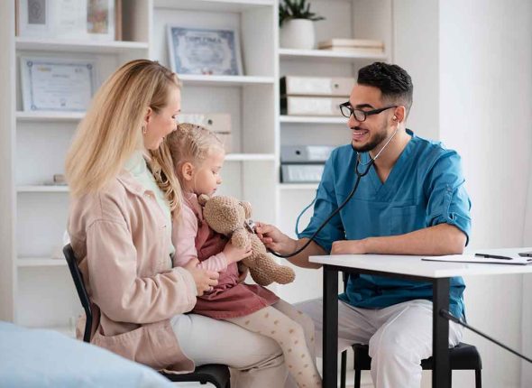 Understanding Healthcare Options for Families in Spain